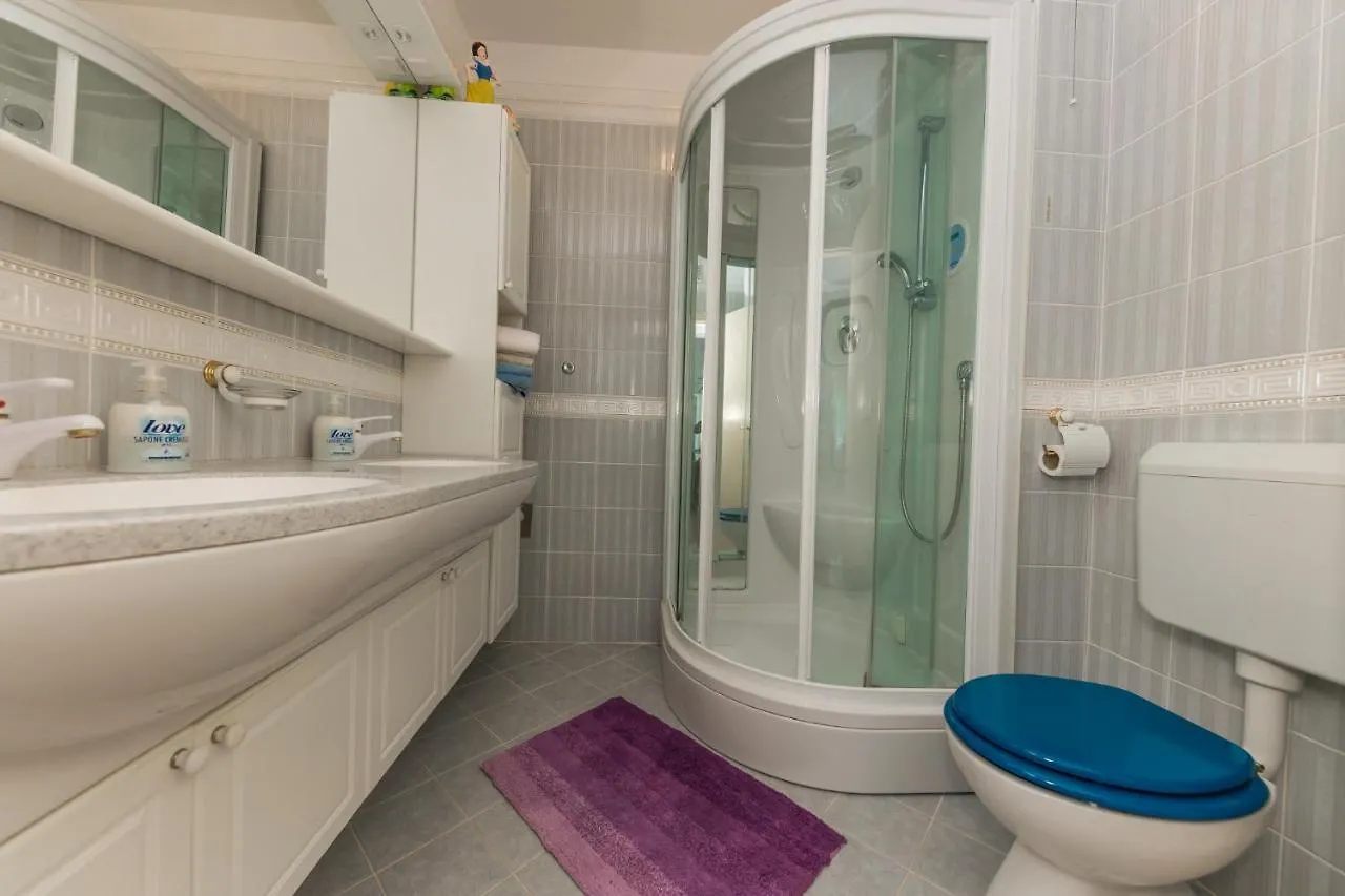 Luxury Beachfront Apartments Matista Trogir 0*,