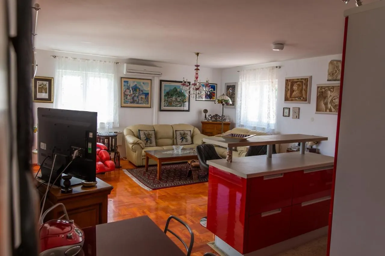 Guest house Luxury Beachfront Apartments Matista Trogir