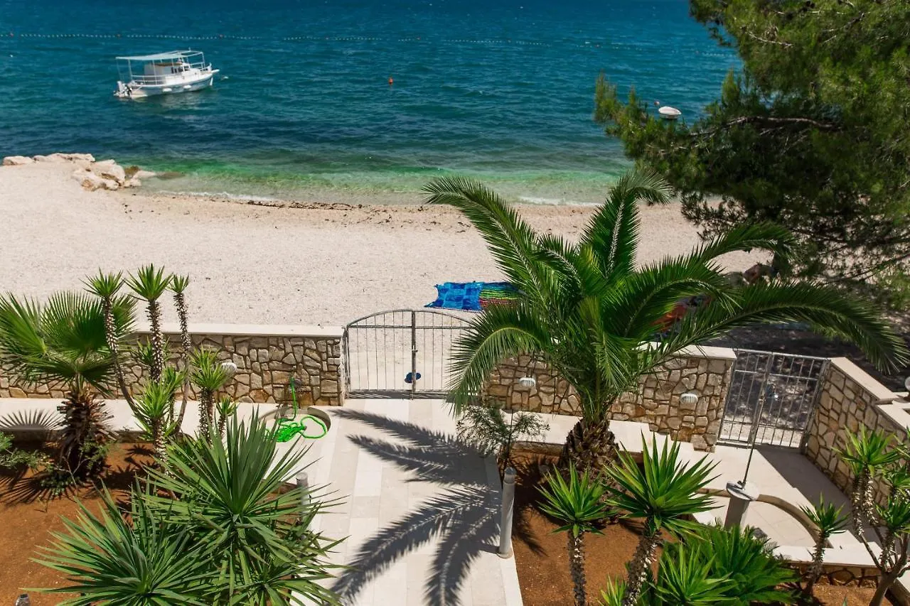 Guest house Luxury Beachfront Apartments Matista Trogir